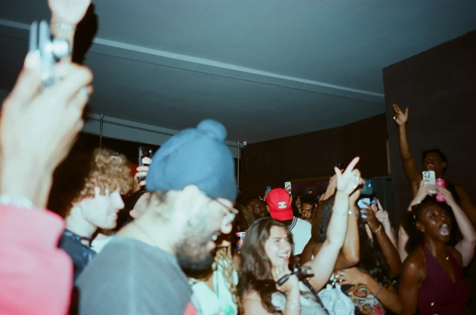 London listening event I, Gaucho Space: hands and phones up